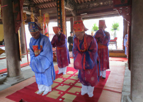 Tưng bừng khai hội Từ Lương Sâm